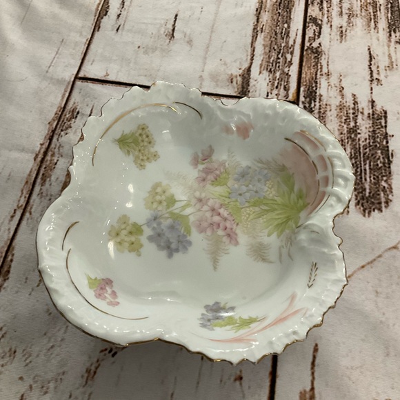 BAVARIAN CHINA CROWN OVER CASTLE MARK PORCELAIN 7” BOWL GOLD TRIM GERMANY - Picture 8 of 8